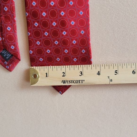 NWT Bellissima Cravatte Silk Red Geometric Tie. - Picture 5 of 10